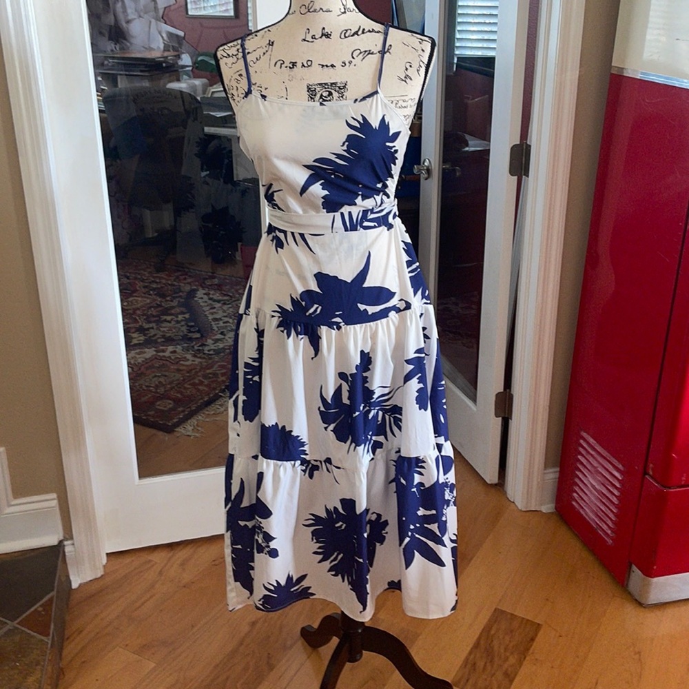 Cut out strap he summer midi dress